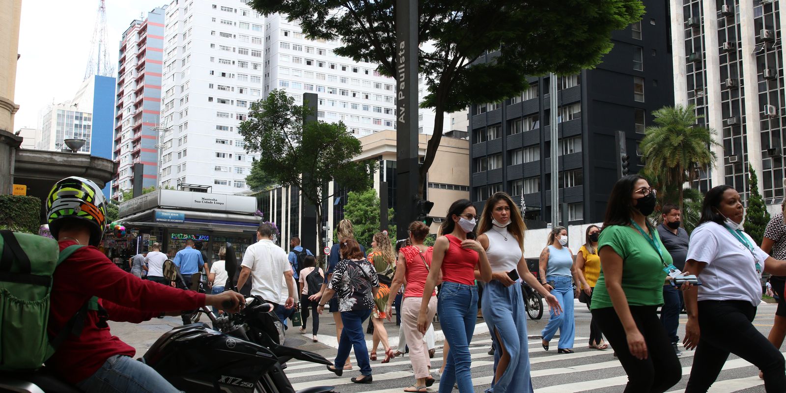 Privado: Covid-19: Brasil tem 9,8 mil novos casos e 37 óbitos em 24 horas