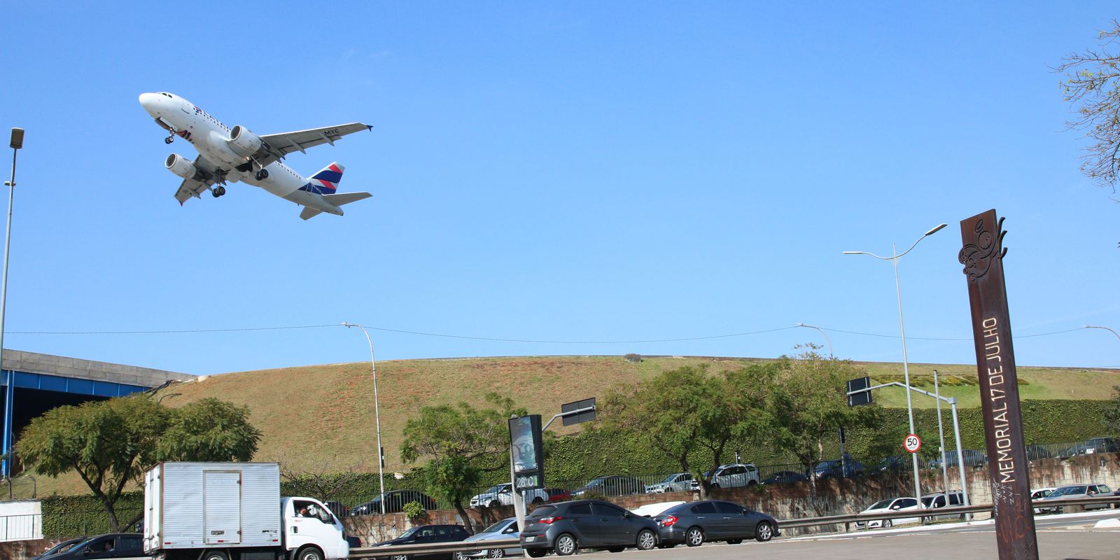 Privado: Conta de viagens internacionais teve déficit de US$ 648 milhões