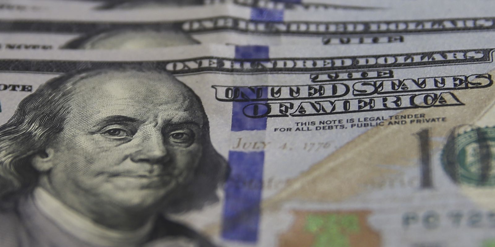 Privado: Dólar tem maior queda diária em 16 meses e fecha em R$ 5,37