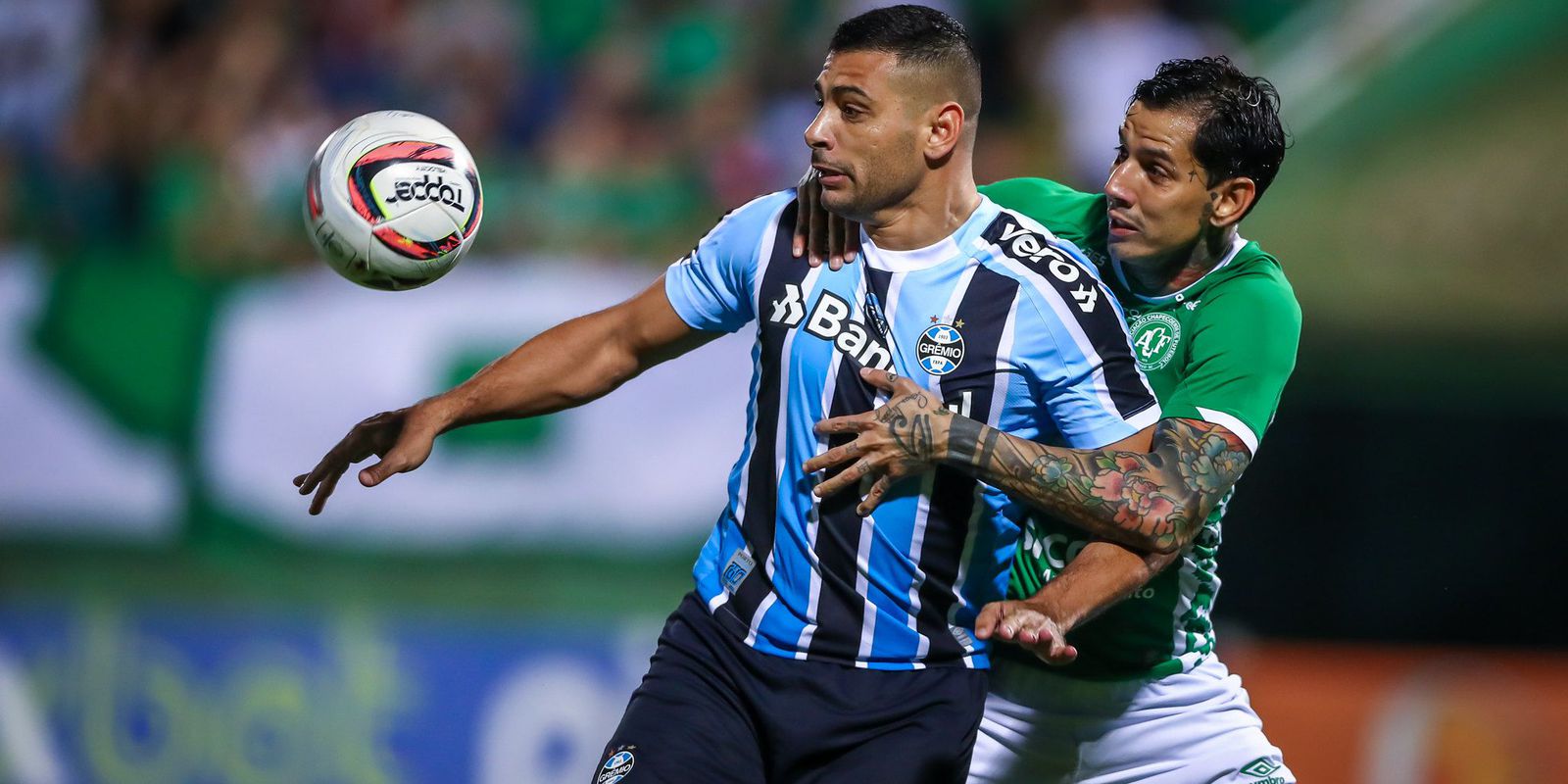 Privado: Com um a menos, Grêmio segura empate com Chapecoense pela Série B