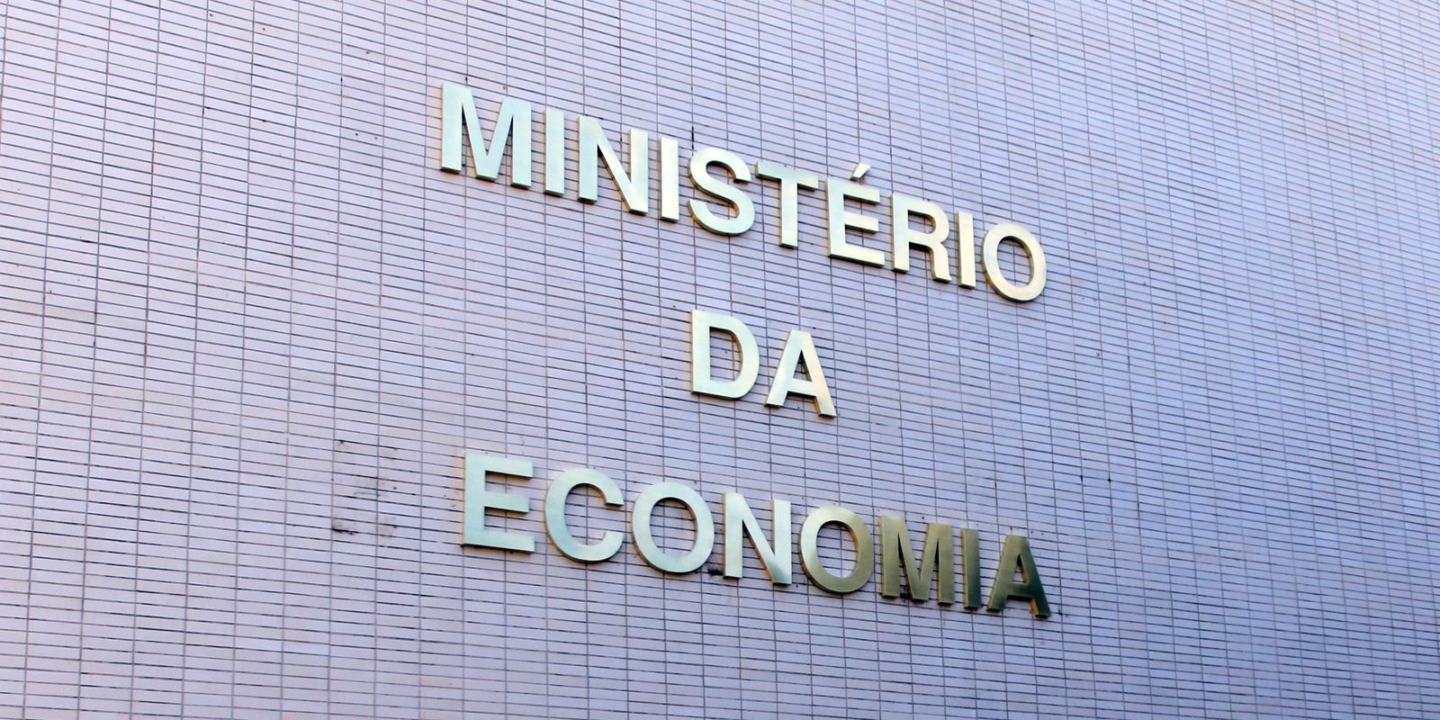 Privado: Governo reduz IPI de produtos fabricados no Brasil