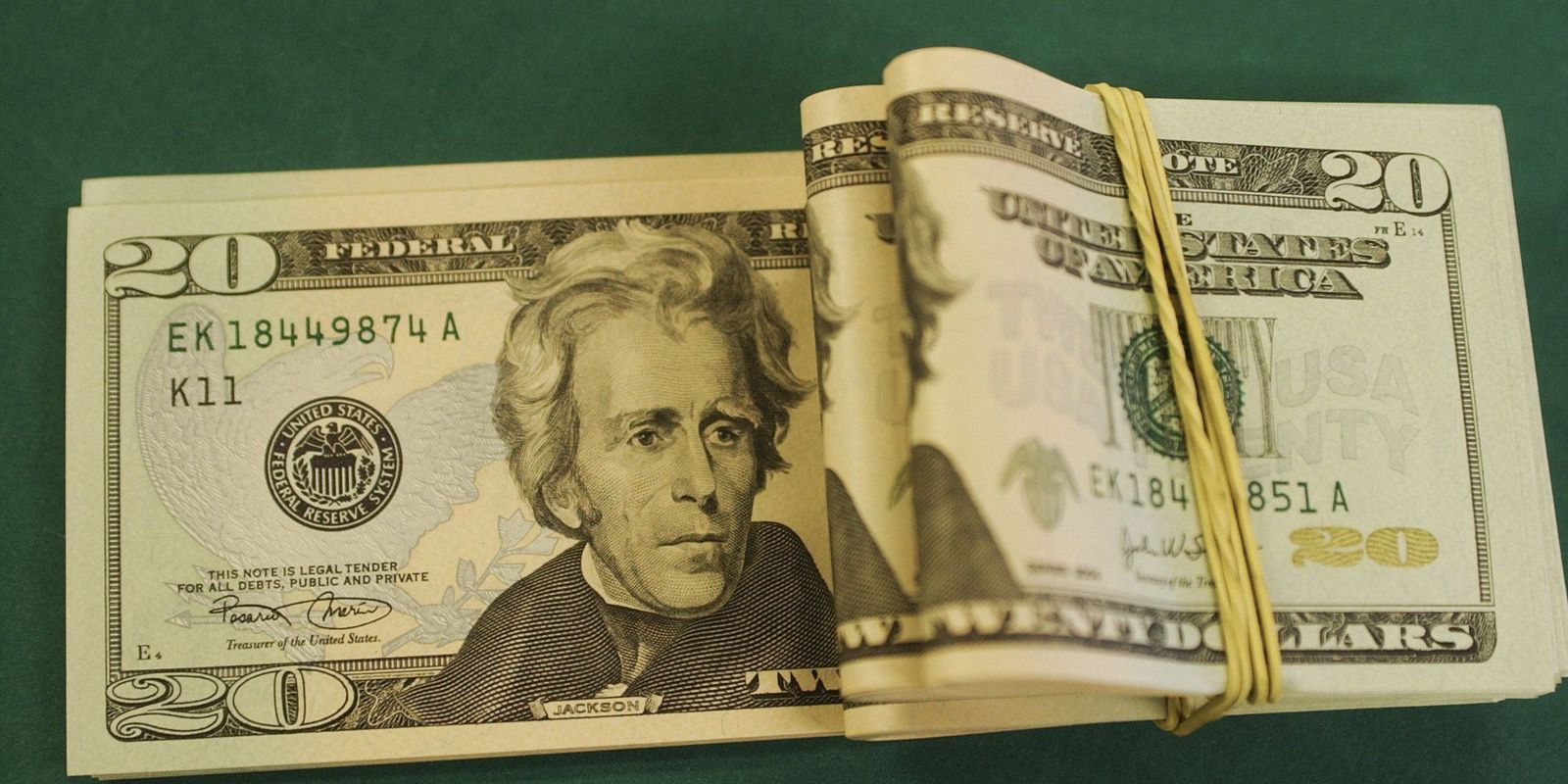 Privado: Dólar cai para R$ 5,22 após reunião do Copom