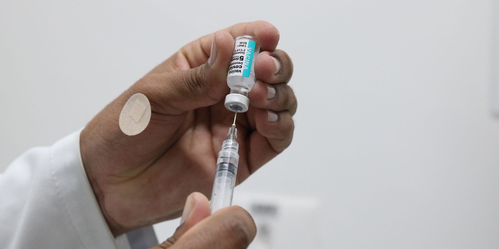 Privado: Covid-19: Brasil registra 261 óbitos e 40,4 mil casos em 24 horas