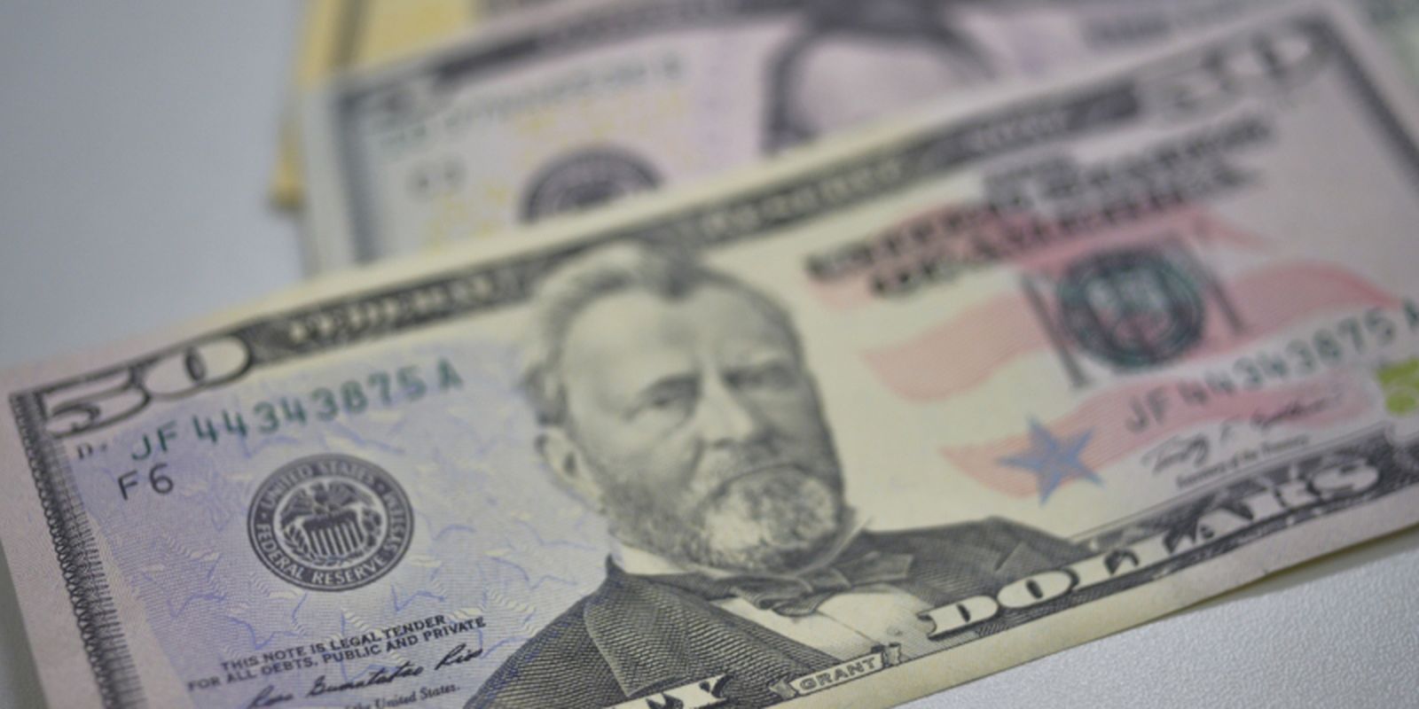 Privado: Dólar cai para R$ 5,11 e fecha no menor nível em sete semanas