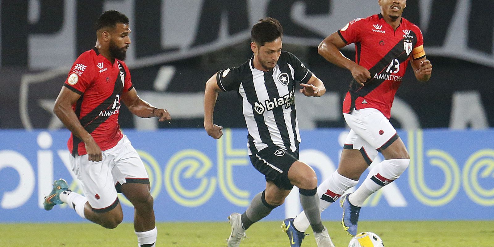 Privado: Botafogo e Atlético-GO ficam no 0 a 0 no Engenhão