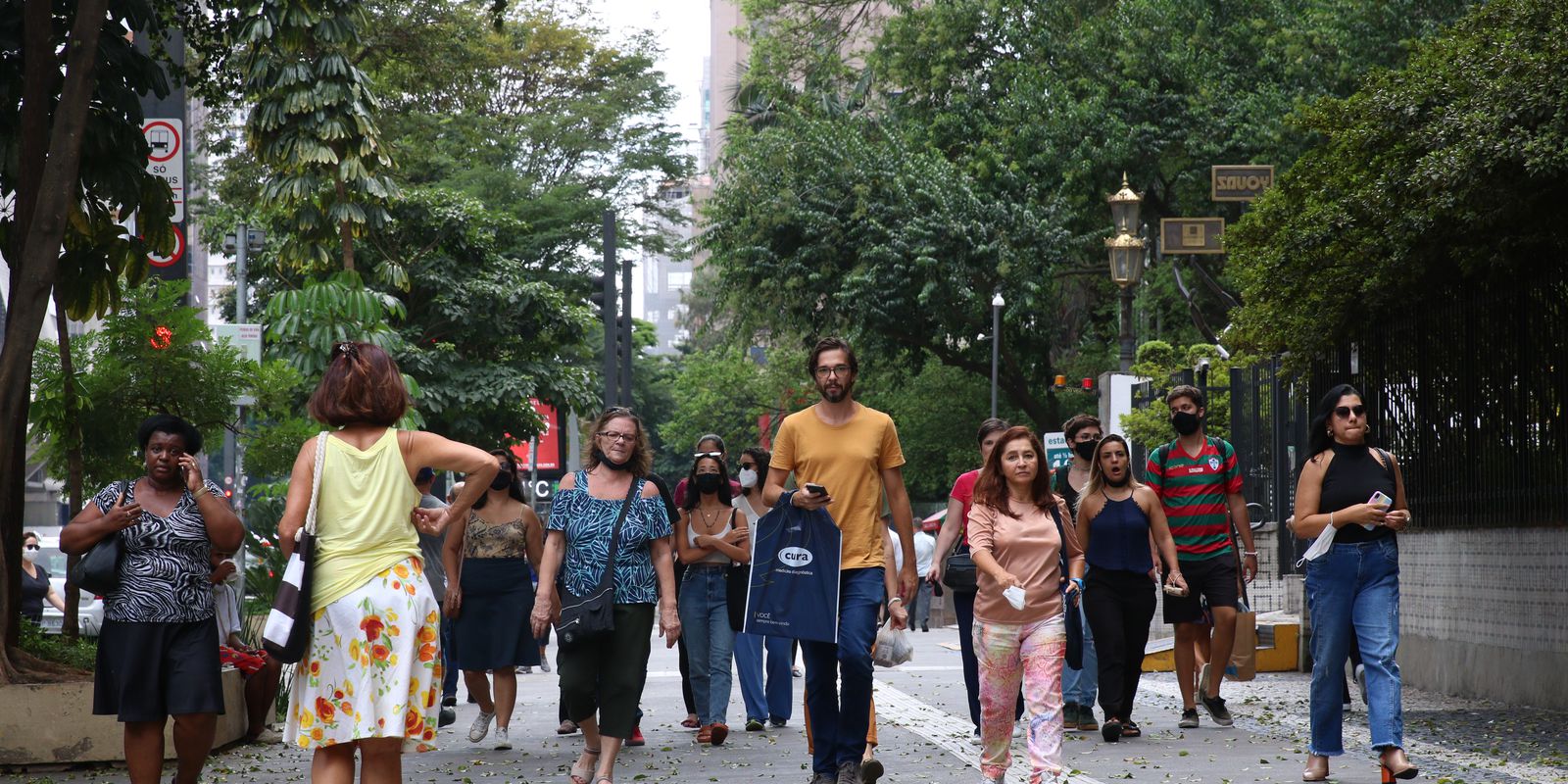 Privado: Brasil tem 247 mortes e 21.927 mil casos de covid-19 em 24 horas