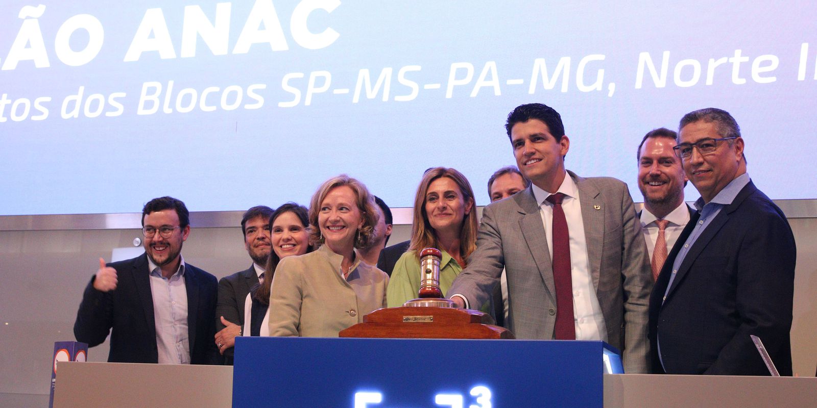 Privado: Resultado de leilão aeroportuário deixa ministro muito satisfeito
