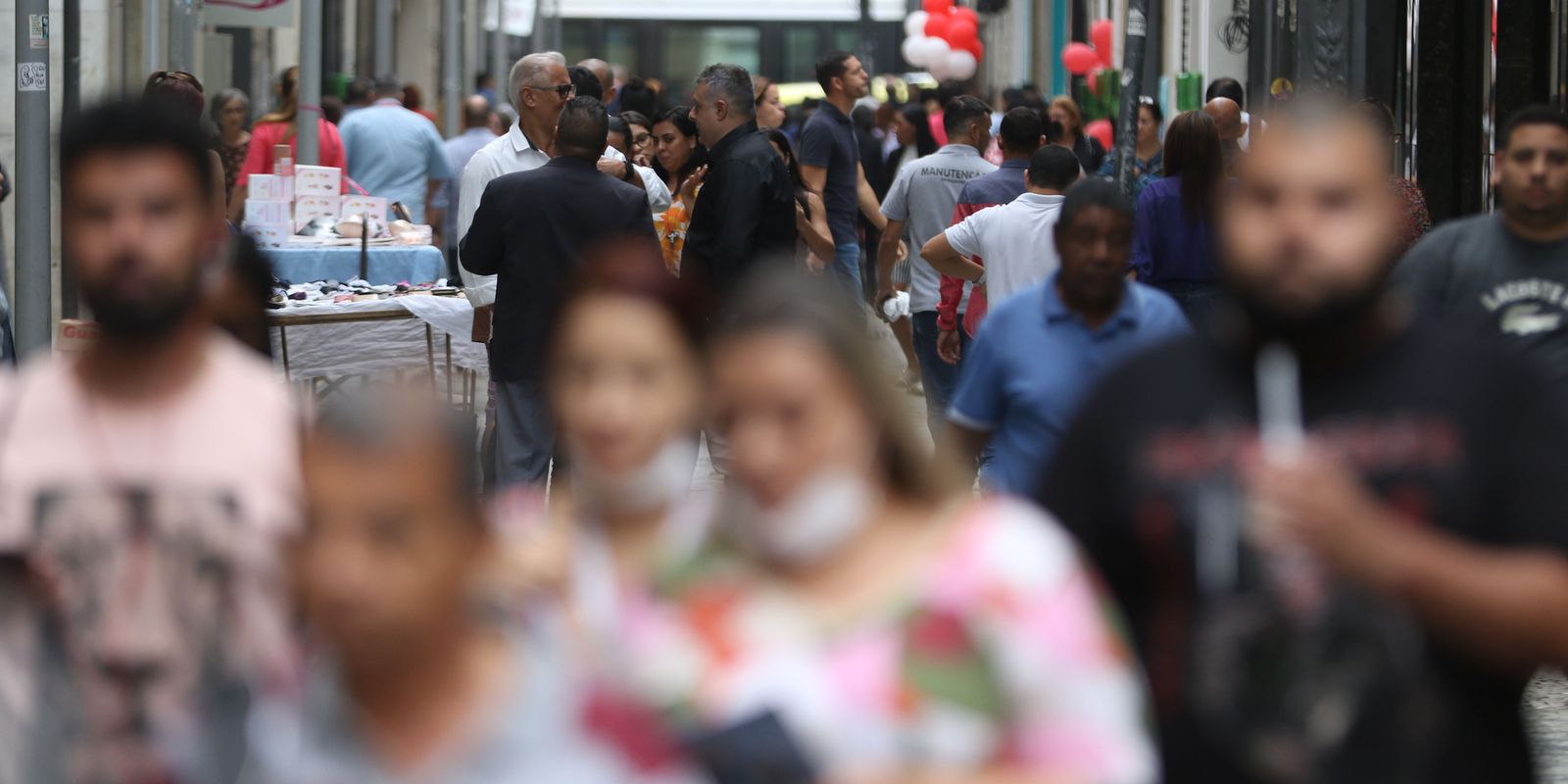 Privado: Covid-19: Brasil registra 114 mortes e 15,8 mil casos em 24h