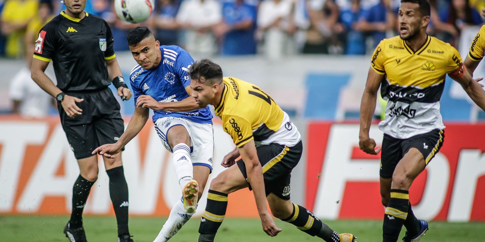 Privado: Cruzeiro fica no 1 a 1 com Criciúma e adia acesso à Série A