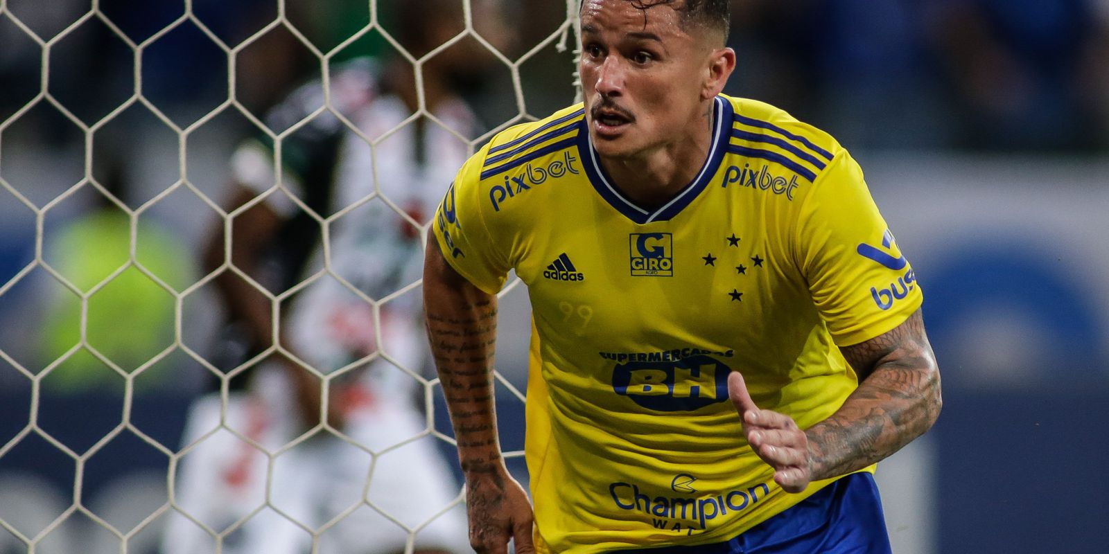 Privado: Edu dá vitória ao Cruzeiro, que se aproxima do retorno à Série A