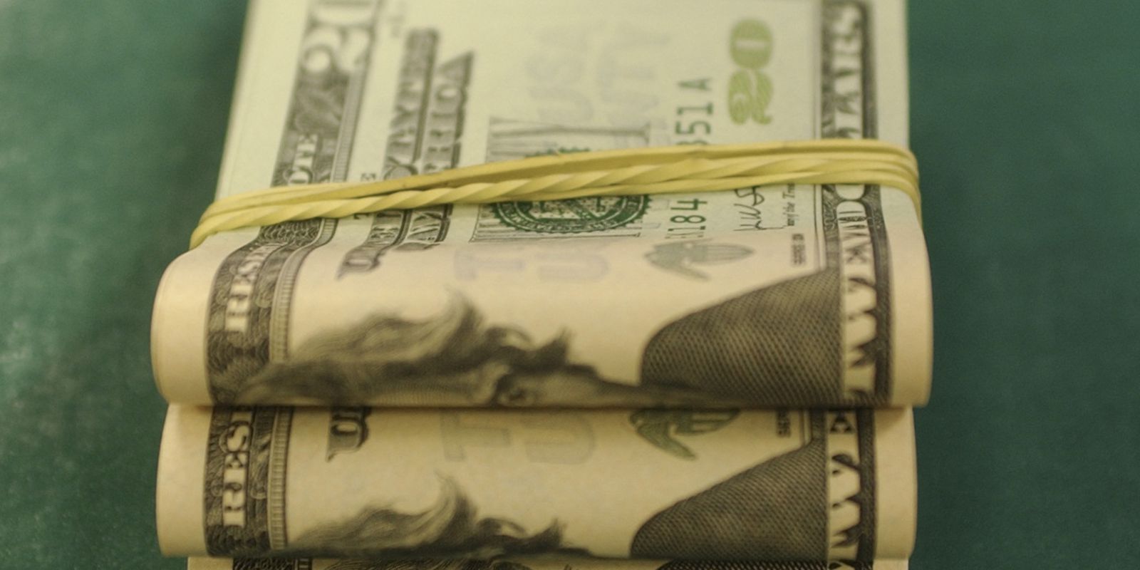 Privado: Dólar cai para R$ 5,14 com inflação no Brasil e alívio externo