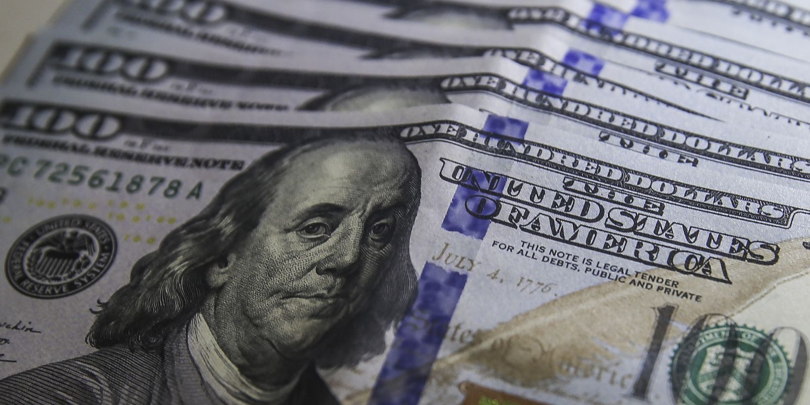 Privado: Dólar cai para R$ 5,09 e fecha no menor valor em duas semanas