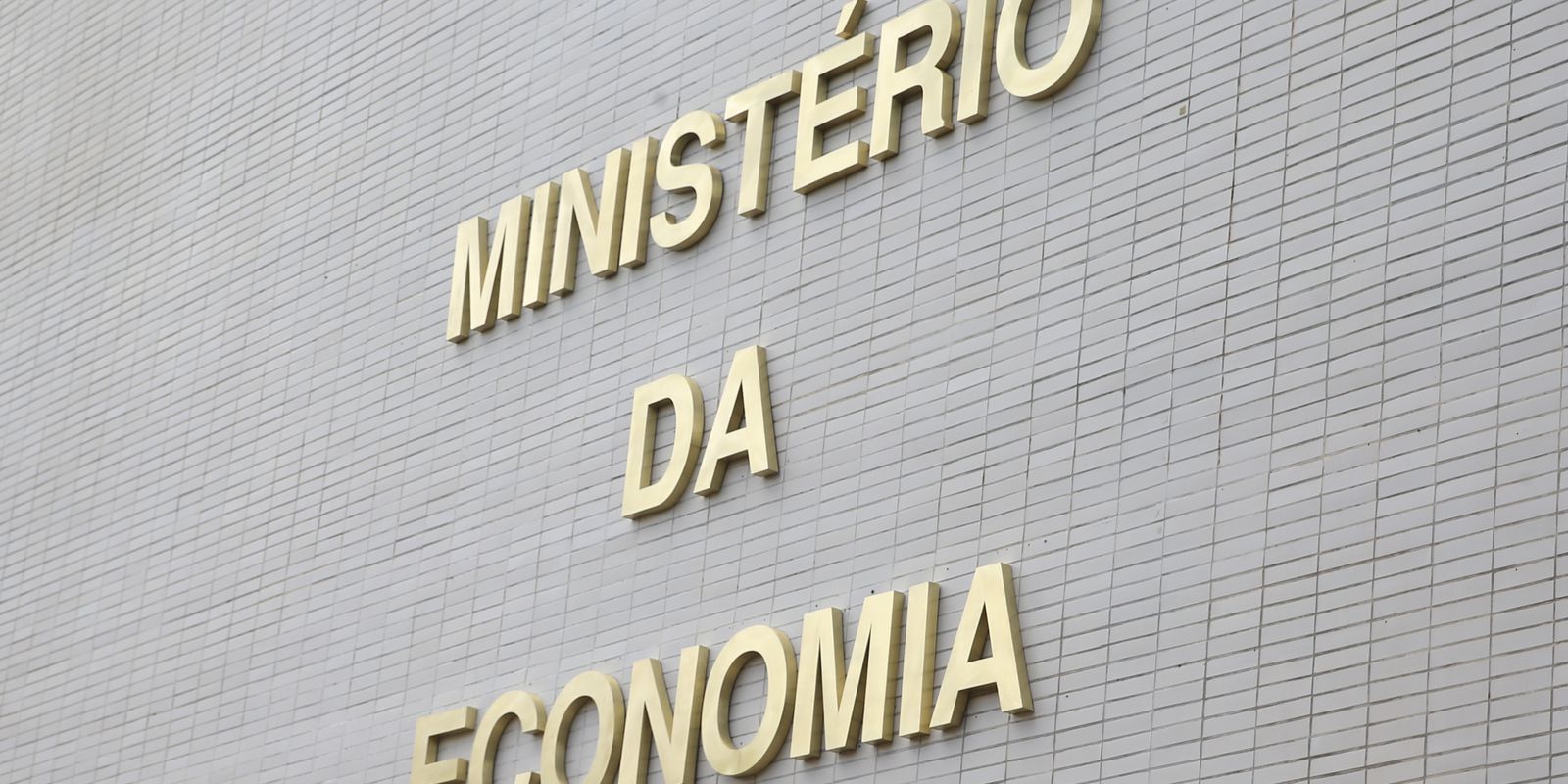 Privado: Ministério da Economia lança portal único sobre investimentos