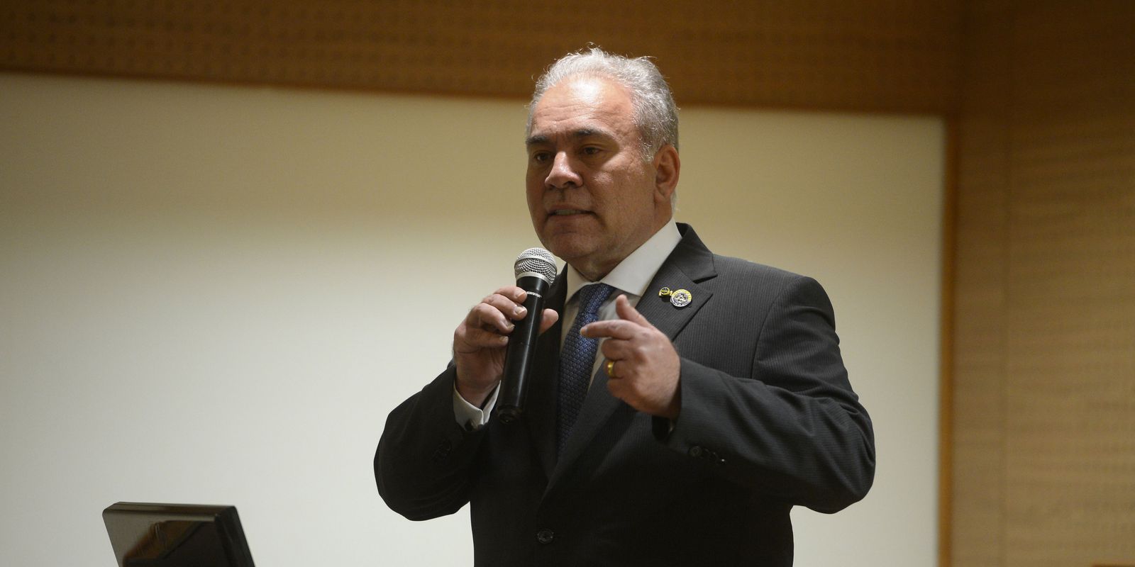 Privado: Ministro defende novo modelo de remuneração no SUS e cobra indústria