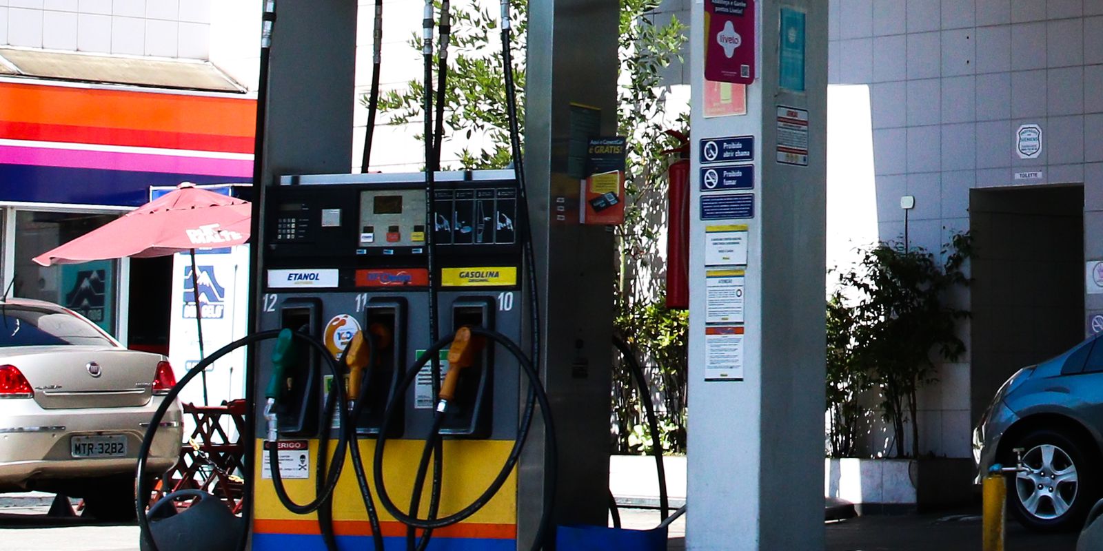 Privado: Preço da gasolina nos postos volta a subir após 15 semanas