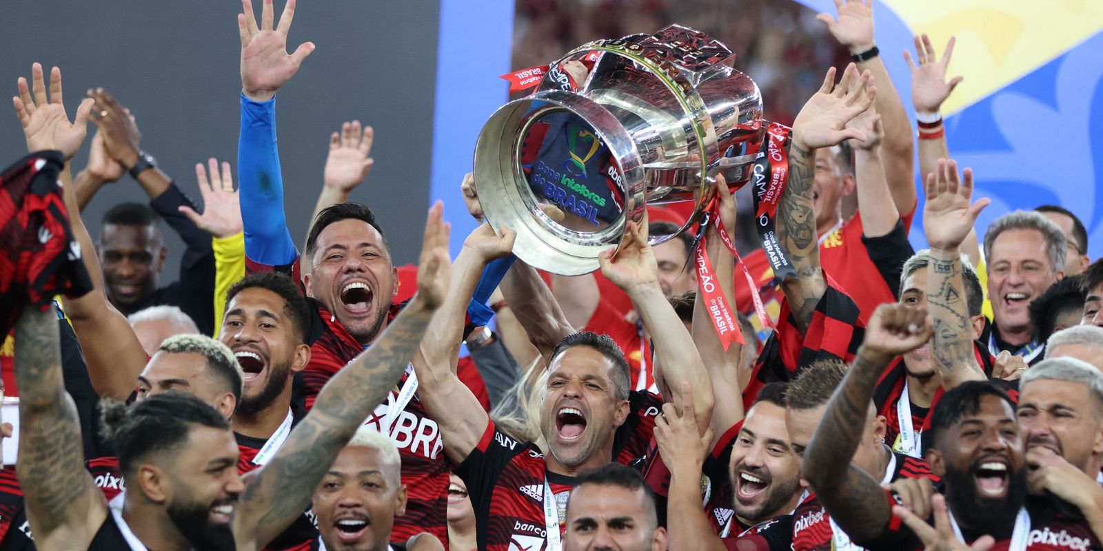 Privado: Tumulto antes do jogo final da Copa do Brasil termina em prisões