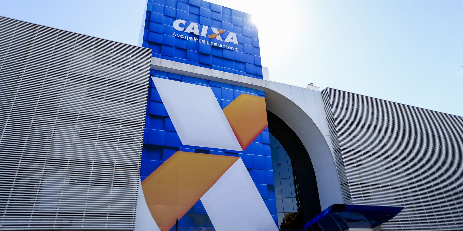 Privado: Caixa pede cinco dias para liberar consignado do Auxílio Brasil