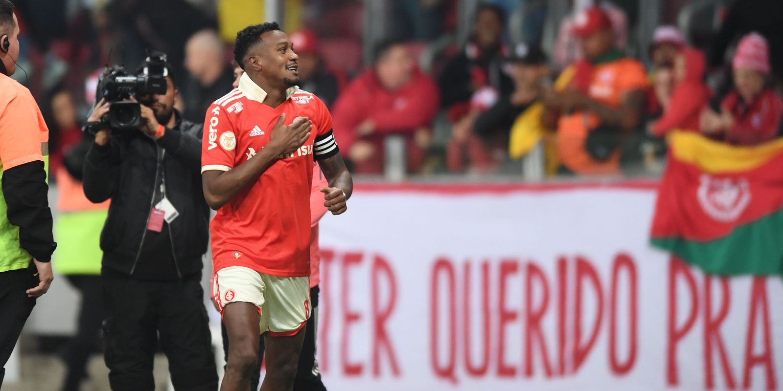 Privado: Brasileiro: Inter vence Ceará para continuar lutando pelo título