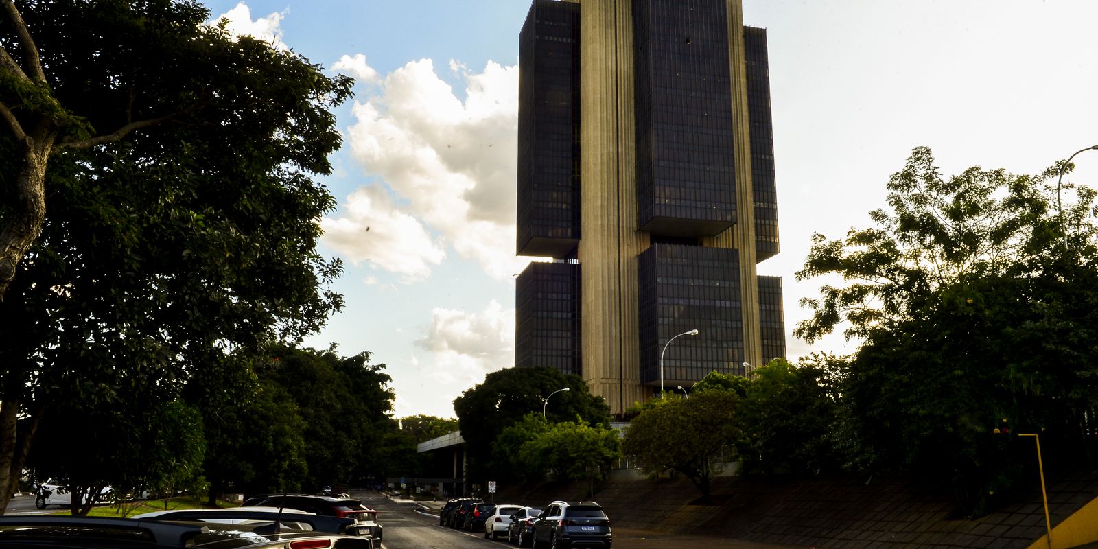 Privado: Atividade econômica tem alta de 0,05% em setembro