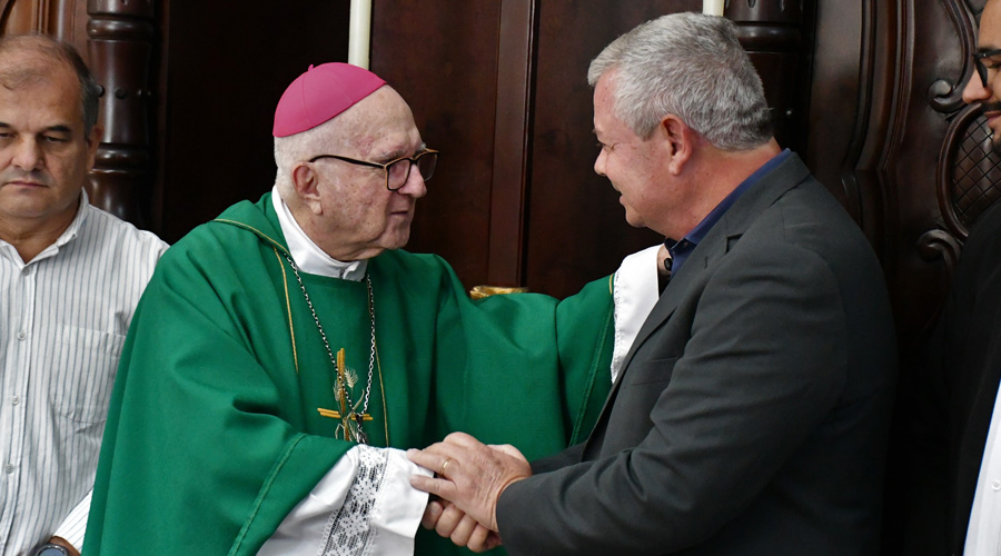 Prefeito de Niterói participa de missa que abre comemorações de São João Batista na cidade