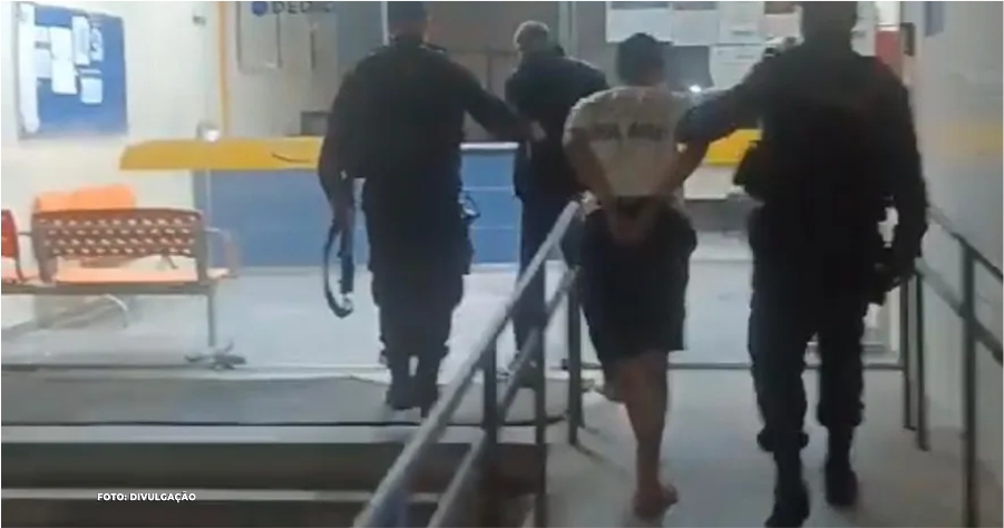 Jovens atacam comunidade no Rio, são perseguidos pela PM e detidos após capotar veículo