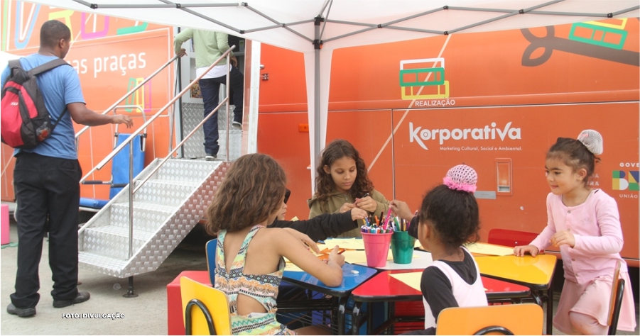 Na Lona Cultural do Jardim Catarina, o projeto "Livros nas Praças" é a nova atração