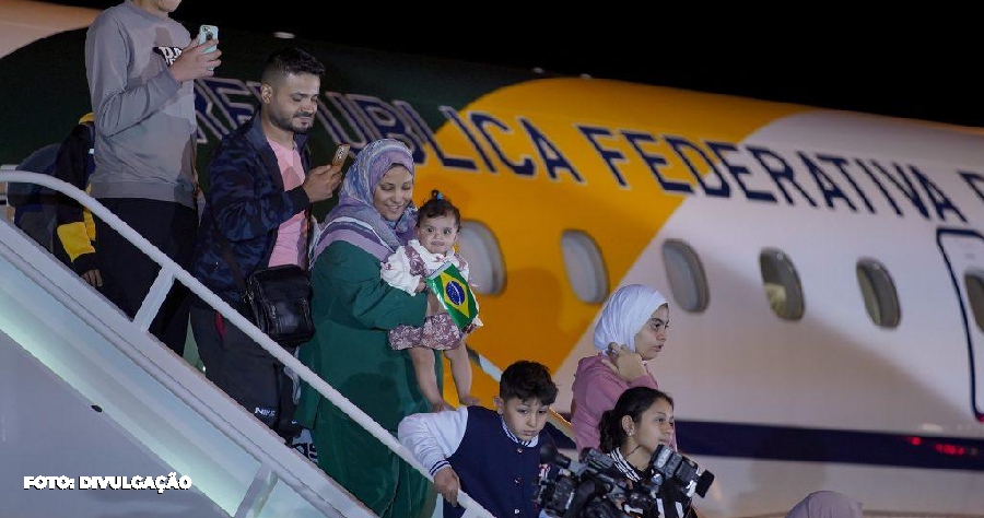 Emoções na Chegada dos Brasileiros Repatriados da Faixa de Gaza