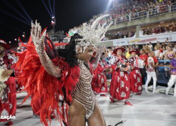 Ingressos esgotados para arquibancadas especiais nos desfiles do Carnaval 2024