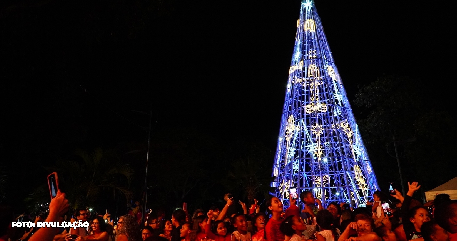 Trindade brilha com a chegada do Papai Noel e inauguração da Árvore de Natal