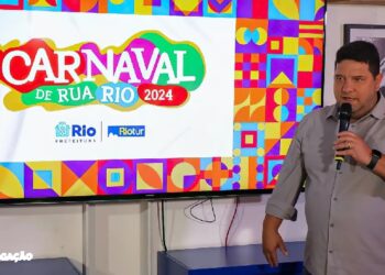 Postos de Atendimento Médico da Secretaria de Saúde no Carnaval de Rua 2024 A Secretaria Municipal de Saúde (SMS) se prepara para o Carnaval de Rua 2024, oferecendo atendimento pré-hospitalar nos bairros do Centro, Copacabana e Ipanema. Quatro postos médicos estarão estrategicamente localizados para suportar 47 blocos, iniciando as operações no Centro neste fim de semana, nos dias 20 e 21 de janeiro, com os megablocos Carrossel de Emoções e Chá de Alice.