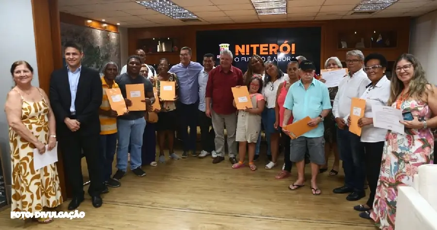 Prefeitura de Niterói Concede Títulos de Propriedade a Famílias do Conjunto Habitacional Carlos Gomes no Barreto