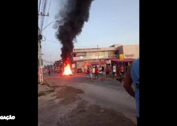 protesto em Itaipuaçu moradores manifestam indignação por falta de energia elétrica