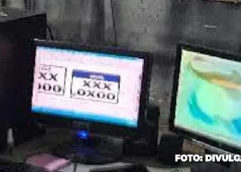Polícia Fecha Gráfica de Placas Falsas em Magé: Dono é Preso em Flagrante