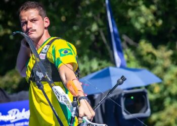 O atleta maricaense Marcus Vinícius D'Almeida conquistou o título de Melhor Arqueiro do Mundo em 2023