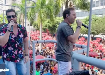 Pré-Carnaval no Rio de Janeiro: Confira a Lista de Blocos para o Final de Semana! Este final de semana no Rio de Janeiro promete ser repleto de folia pré-carnavalesca, com cerca de 90 blocos agitando as ruas da cidade. A diversidade de opções permite que os foliões escolham entre diferentes estilos e localidades. Abaixo, destacamos alguns dos blocos que desfilarão no sábado e domingo: Sábado, 3 de Fevereiro: Chora Me Liga (Centro) Concentração: Centro Cultural Banco do Brasil (CCBB) Início: 8h Fim: 12h Céu Na Terra (Santa Teresa) Concentração: R. Alm. Alexandrino Início: 8h Fim: 13h Imaginou? Agora Amassa (Leblon) Concentração: R. José Linhares, 245 Início: 10h Fim: 14h Pérola da Guanabara (Paquetá) Concentração: Paquetá, Rio de Janeiro Início: 14h Fim: 18h Bloco do Rock (Centro) Concentração: Praça Tiradentes Início: 19h Fim: 21h Domingo, 4 de Fevereiro: Cordão do Boitatá (Centro) Concentração: R. da Assembléia, 40a Início: 8h Fim: 13h Bloco da Favorita Homenageia Preta Gil (Centro) Concentração: Av. Pres. Antônio Carlos, 1 Início: 9h Fim: 12h Gigantes da Lira (Laranjeiras) Concentração: Laranjeiras, Rio de Janeiro Início: 10h Fim: 14h Suvaco de Cristo (Jardim Botânico) Concentração: R. Jardim Botânico, 594 Início: 10h Fim: 12h Fogo e Paixão (Centro) Concentração: Largo São Francisco de Paula Início: 10h Fim: 14h Empolga Às 9 (Ipanema) Concentração: Av. Vieira Souto, 370 Início: 11h Fim: 16h Me Perco Na Reta Me Acho Na Curva (Méier) Concentração: Praça Agripino Grieco Início: 13h Fim: 15h Foliões da Prainha (Saúde) Concentração: R. São Francisco da Prainha, 43 Início: 17h Fim: 22h Essa é apenas uma seleção. Consulte a lista completa para mais opções e detalhes sobre cada bloco. Aproveite o pré-carnaval com muita alegria e responsabilidade!