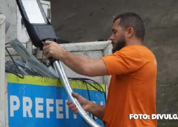 O bairro de Itaoca recebe agora os benefícios do programa municipal Ilumina