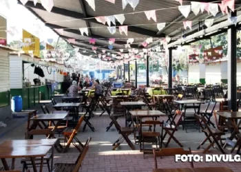 Chamamento para barraqueiros no Centro de Tradições Nordestinas