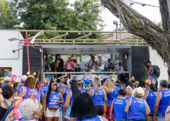 Maricarnaval 2024: quatro blocos agitam o primeiro dia