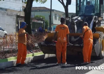 Início da pavimentação marca progresso do novo estacionamento no Jardim Alcântara