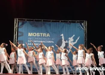 Sucesso no palco: Alunas do São Gonçalo em movimento brilham em mostra de dança