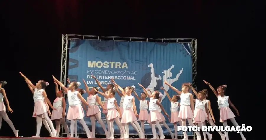 Sucesso no palco: Alunas do São Gonçalo em movimento brilham em mostra de dança