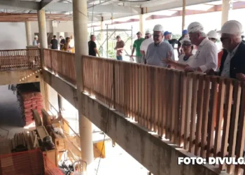 Prefeito Axel Grael visita obras do Centro Eco Cultural