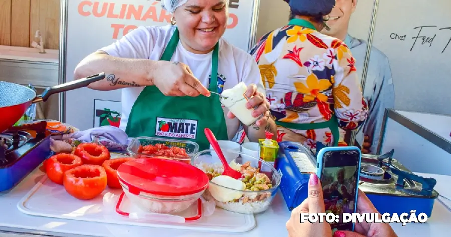 Alunos do Restaurante Escola de Maricá participam de concurso na Festa do Tomate