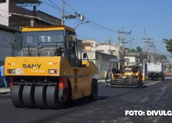 Novo trecho de obras do MUVI recebe pavimentação asfáltica
