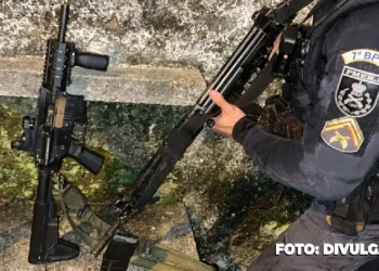 PM Prende Foragido e Apreende Fuzil em Comunidade de São Gonçalo