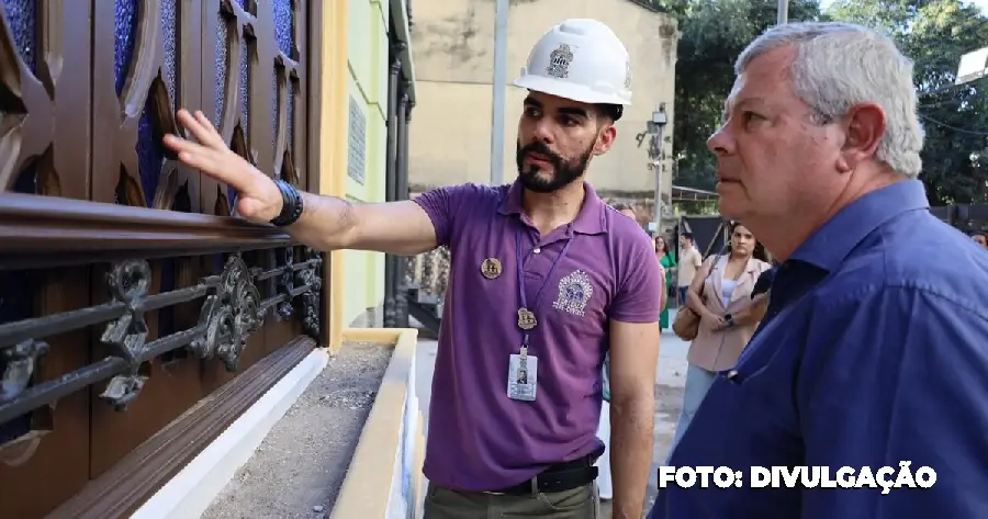 Prefeito de Niterói inspeciona obras de restauração da Casa Norival de Freitas