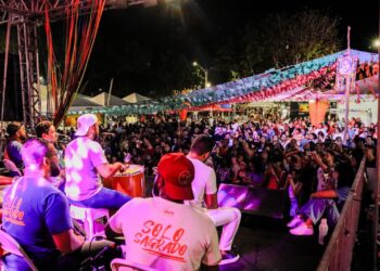 Festa de São João Batista reúne multidão na Praça Marechal Floriano Peixoto em Itaboraí