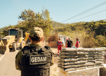 Construção irregular é demolida em Inoã, Maricá