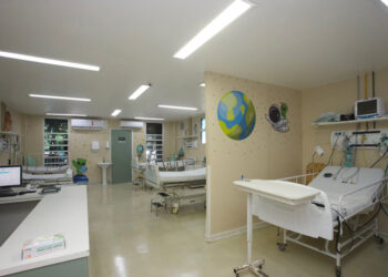 Prefeitura de Niterói entrega reforma de hospital na Região Oceânica