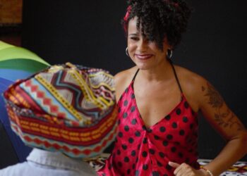 Joaninha conta histórias indígenas e negras na Biblioteca Parque de Niterói